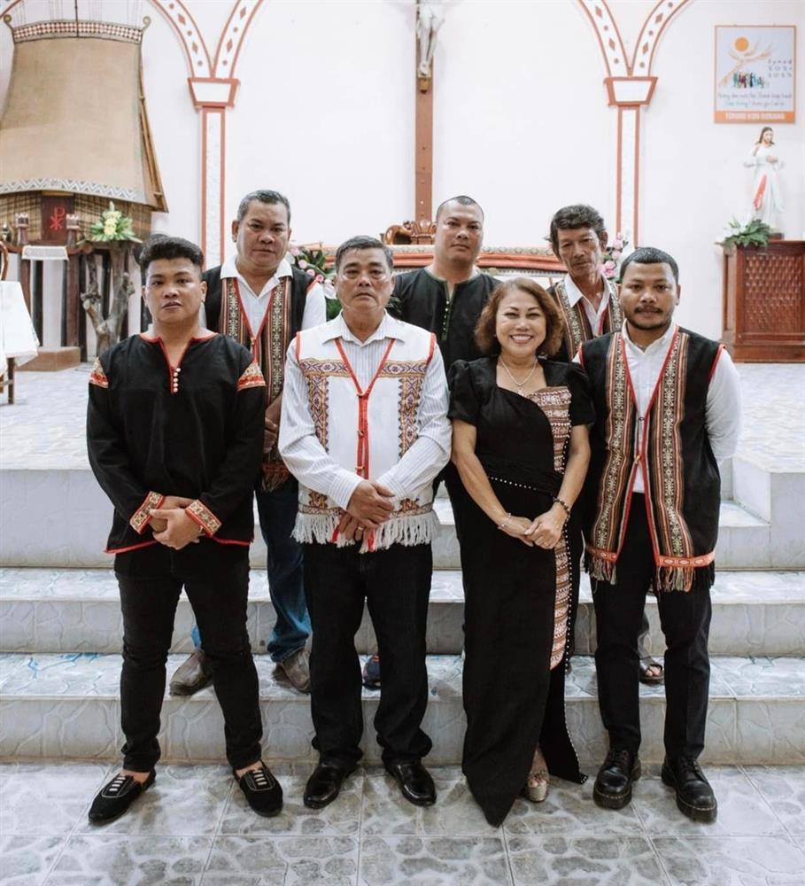 Siu Black hé lộ khoảnh khắc rơi nước mắt tại lễ cưới với cựu cầu thủ-8