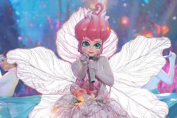 Ca sĩ mặt nạ mùa 2: Sứa Thủy Tinh là Thanh Hà hay Hương Tràm?-7