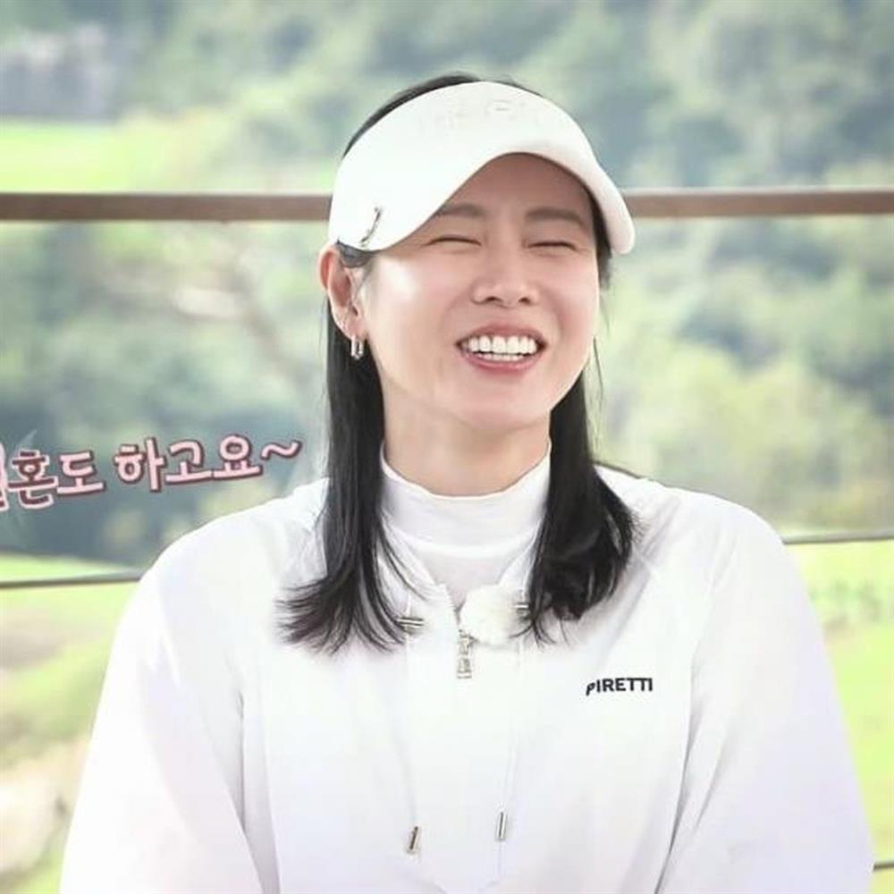 Son Ye Jin cười tít mắt khi nhắc tới cuộc hôn nhân ngọt ngào với Hyun Bin-2