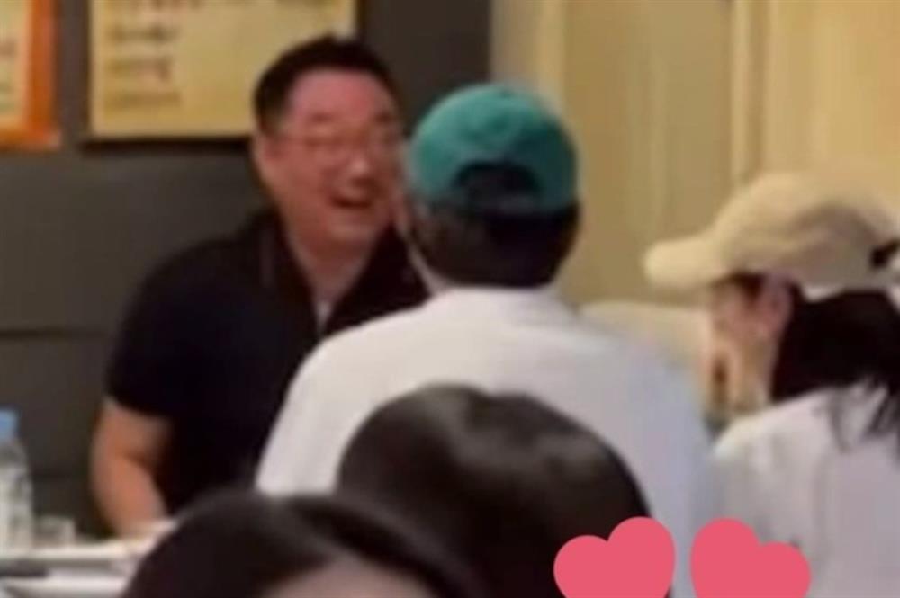 Son Ye Jin cười tít mắt khi nhắc tới cuộc hôn nhân ngọt ngào với Hyun Bin-5