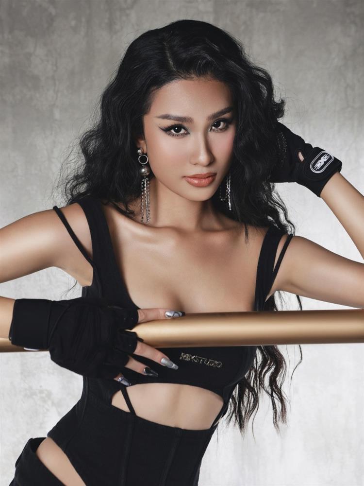 Vẻ đẹp nóng bỏng của mỹ nhân 6 lần thi hoa hậu, từng bị tự kỷ-3