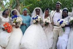 Cưới một lúc 7 người vợ, chú rể ở Uganda tặng mỗi cô dâu một ô tô mới