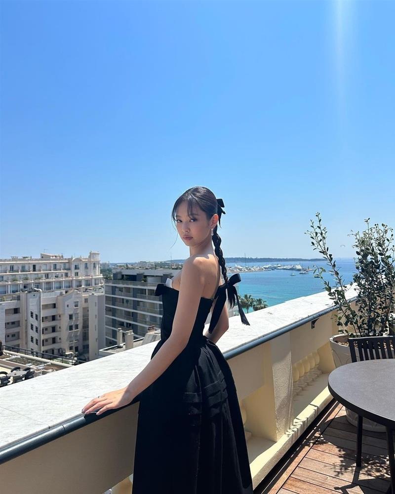 Jennie, Diệu Nhi và nhiều sao nữ đang yêu thích món phụ kiện gì?-4