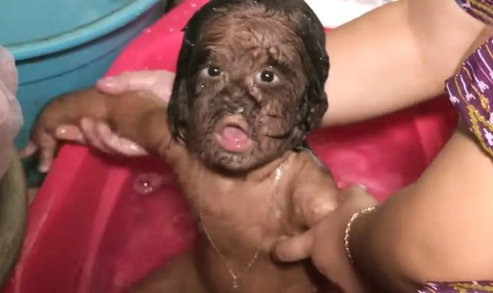 Bé gái người sói được mệnh danh là đứa trẻ đến từ thiên đường-1