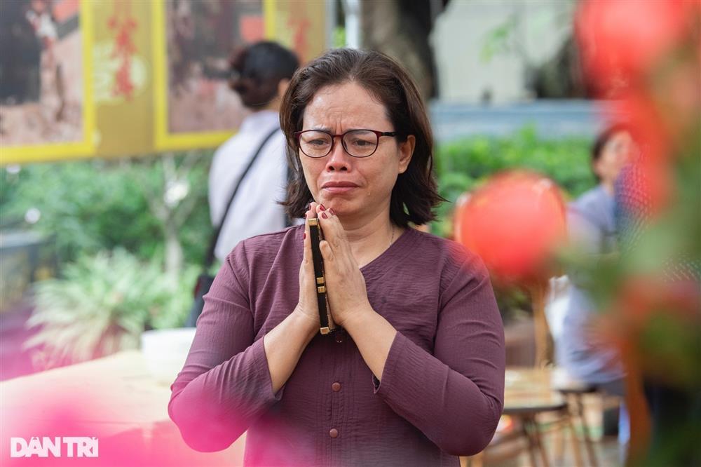 Nghìn người đội mưa, nghẹn ngào cầu siêu cho nạn nhân vụ cháy chung cư mini-6