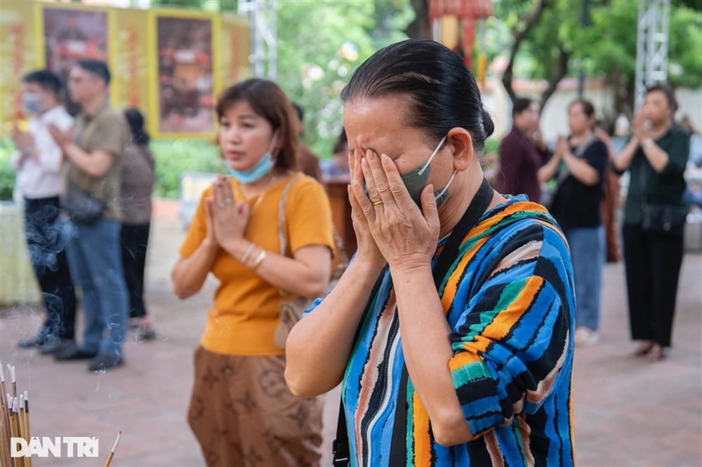 Nghìn người đội mưa, nghẹn ngào cầu siêu cho nạn nhân vụ cháy chung cư mini-7