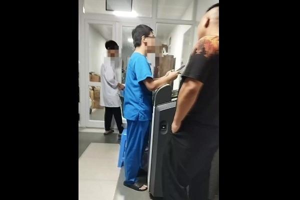 Bộ Y tế yêu cầu BV Việt Đức xác minh khẩn thông tin nhân viên bị tố sàm sỡ-2