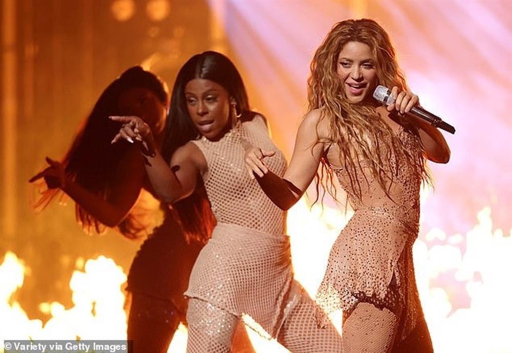 Shakira tiếp tục ra ca khúc đá đểu tình cũ, fan khuyên nên dừng lại-1