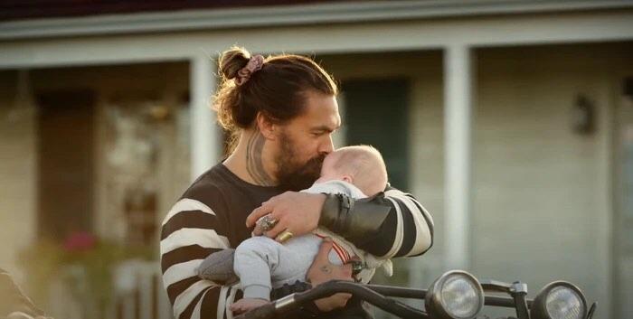 Siêu anh hùng Aquaman chính thức gia nhập hội ông bố bỉm sữa-3