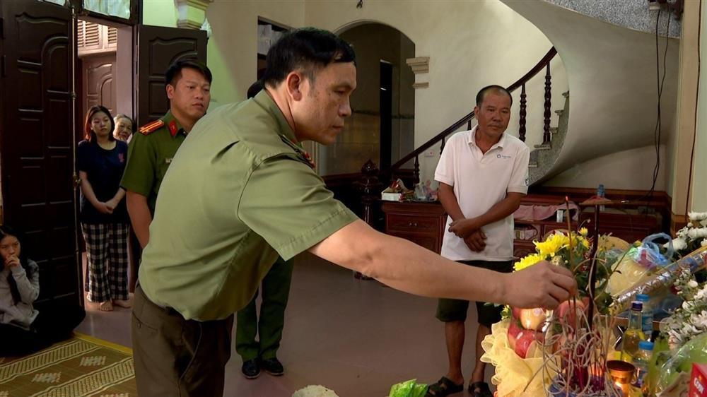 Gia đình nạn nhân vụ cháy chung cư mini cố gắng vượt qua nỗi đau mất con-1