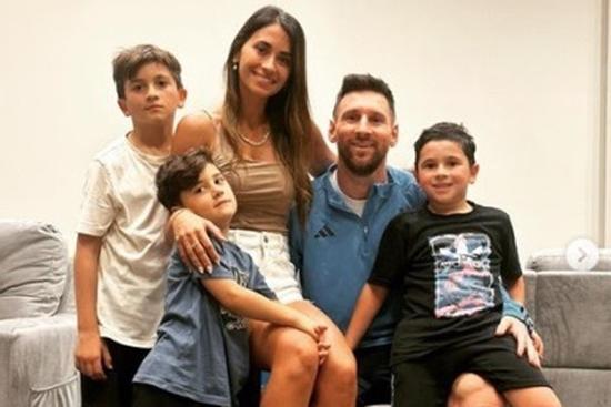 Messi kể chuyện vợ giao làm việc nhà trước giờ ngủ