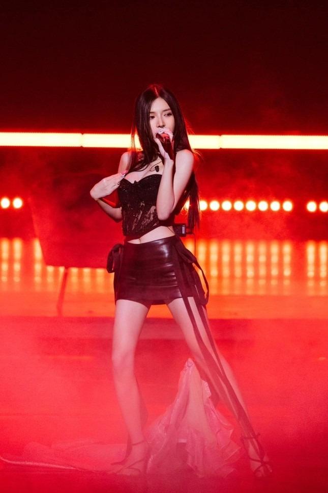 Đặt Chi Pu và Ly Ly lên bàn cân: Người thành công vang đội, người phải ra về sớm-2