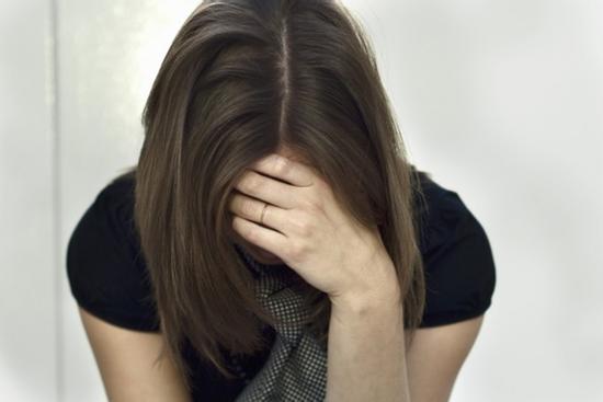 Bị người yêu cũ lừa tiền tỷ, tôi có nên đòi vợ anh ấy?