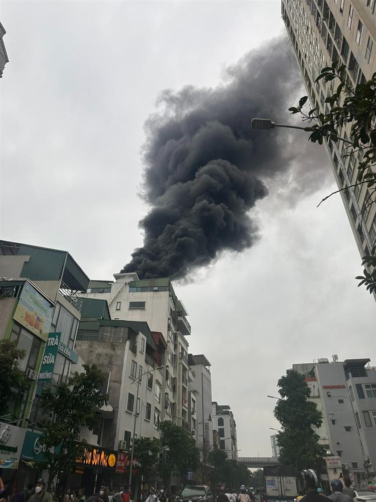 Người cắt, hàn gây cháy nhà 8 tầng ở Hà Nội bị phạt 12,5 triệu đồng-1