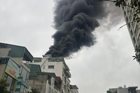 Người cắt, hàn gây cháy nhà 8 tầng ở Hà Nội bị phạt 12,5 triệu đồng