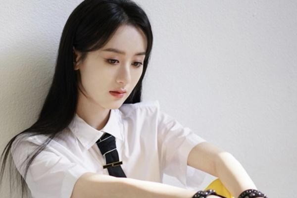 Đối thủ của Địch Lệ Nhiệt Ba bị cấm sóng-5