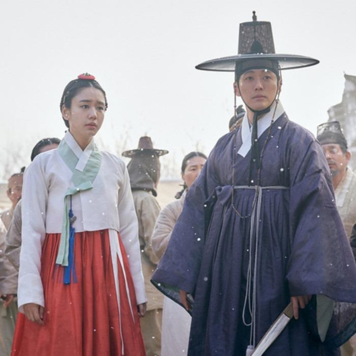 Tài tử Nam Goong Min gây sốt khi đóng cặp với đàn em kém 13 tuổi-1