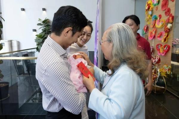 Khánh Thi khoe mặt mộc, nhan sắc sau sinh gây chú ý-3