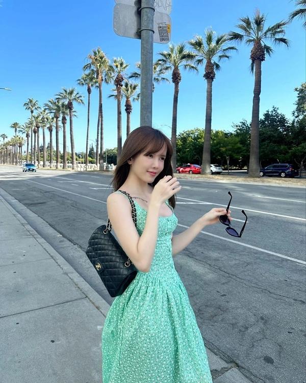 Thiều Bảo Trâm thích diện đồ gợi cảm, đeo túi hiệu hàng trăm triệu đồng-10