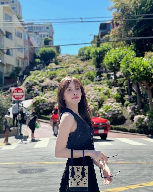 Thiều Bảo Trâm thích diện đồ gợi cảm, đeo túi hiệu hàng trăm triệu đồng-12