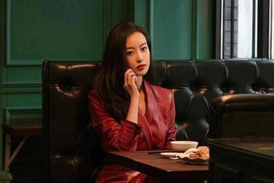 Hẹn gặp bạn trai cũ, tôi tái mặt khi người xuất hiện không phải anh