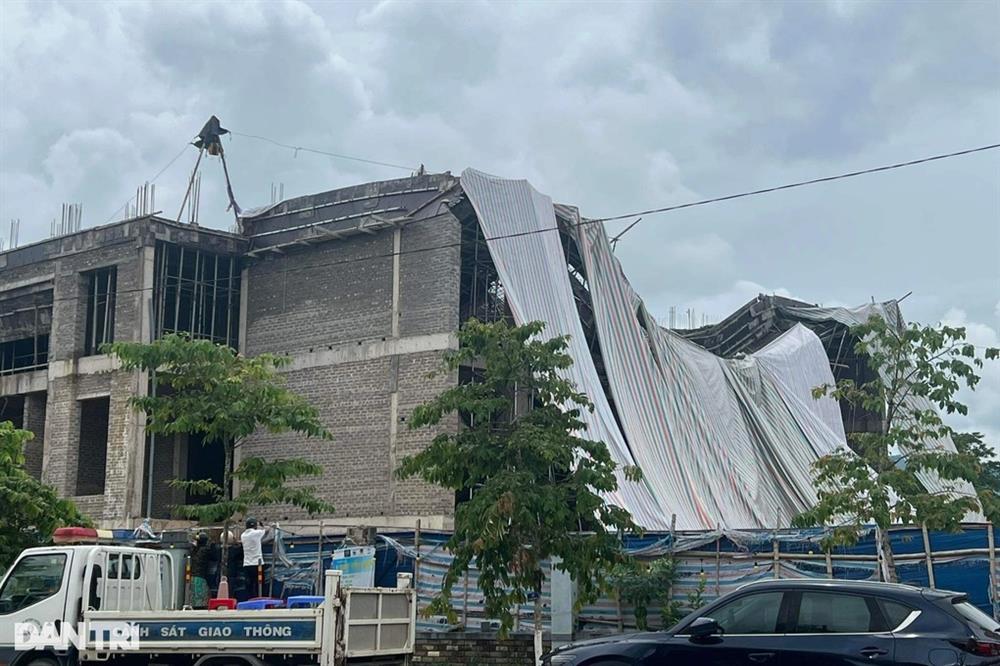 Sập công trình trung tâm văn hóa 50 tỷ đồng, nhiều công nhân thoát nạn-2
