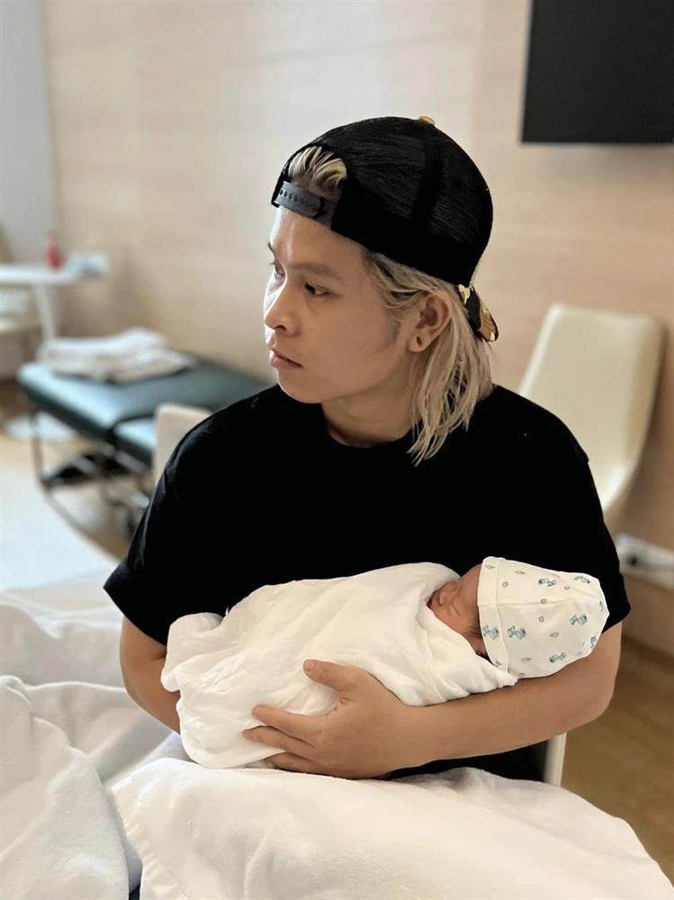 Quán quân Rap Việt hạnh phúc đón con đầu lòng-2