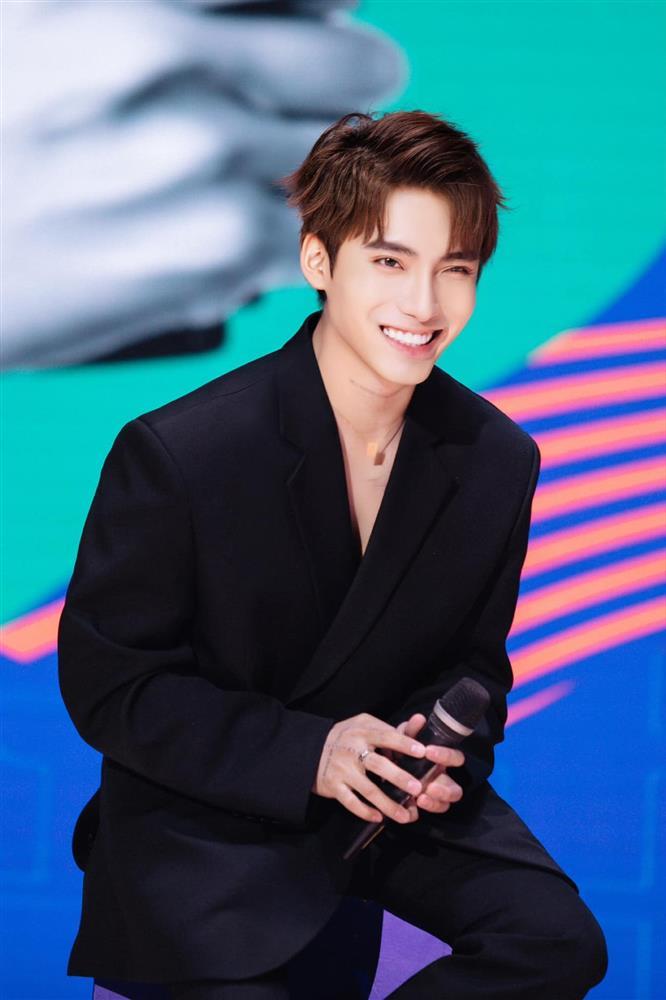 Hương Giang tại The New Mentor: Set đồ rẻ nhất là 121 triệu, tóc giả không dưới 10 triệu-2