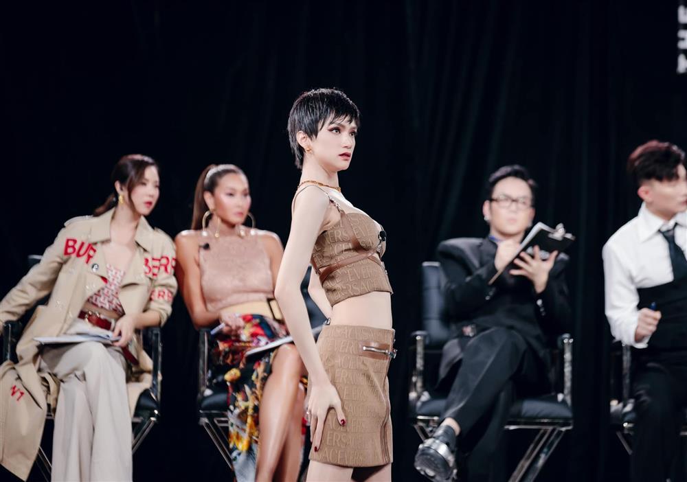 Hương Giang tại The New Mentor: Set đồ rẻ nhất là 121 triệu, tóc giả không dưới 10 triệu-3