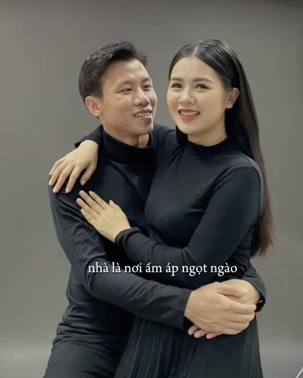 Đội trưởng tuyển Việt Nam ngắm Hoa khôi Đại học Vinh say đắm-2