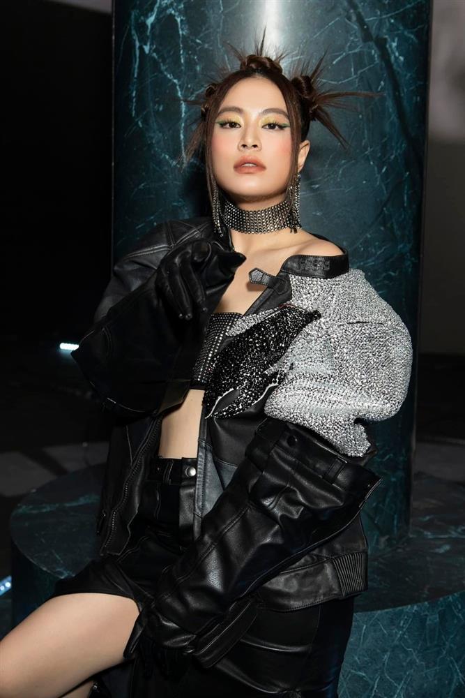 Hoàng Thùy Linh lên tiếng khi khán giả vào Fanpage động viên cố lên-2