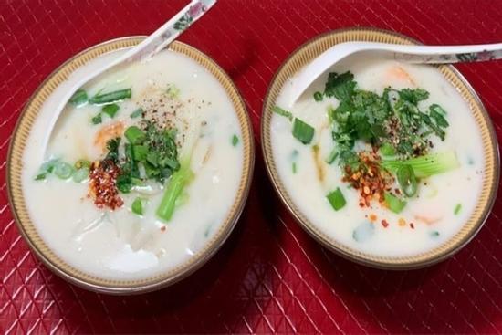 Miền Tây có món bánh canh mặn nước cốt dừa, nghe lạ tai nhưng ăn rất cuốn