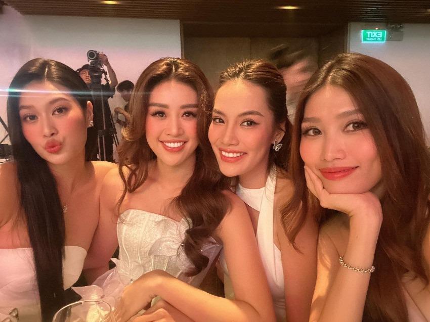 Hoa hậu Thùy Tiên, Tiểu Vy khoe giọng hát trong đám cưới Á hậu Phương Anh-7