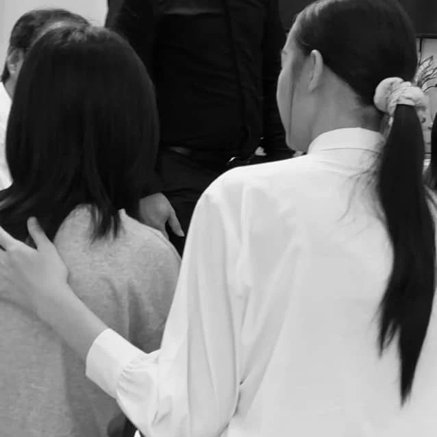 Hoa hậu Bảo Ngọc nhận nuôi bé gái mất cả gia đình trong vụ cháy chung cư mini ở Hà Nội-2