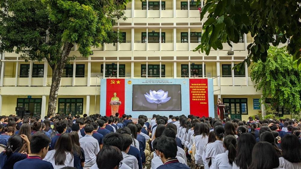 Buổi chào cờ đặc biệt ở trường Khương Hạ-1