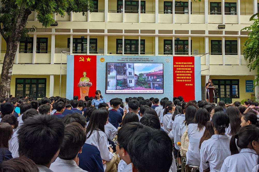 Buổi chào cờ đặc biệt ở trường Khương Hạ-2