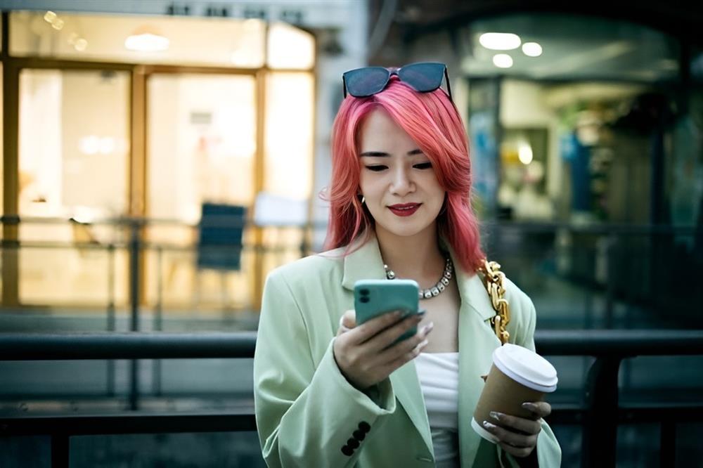 Các cô gái Trung Quốc nhuộm tóc sáng màu để chống lại định kiến xã hội-3