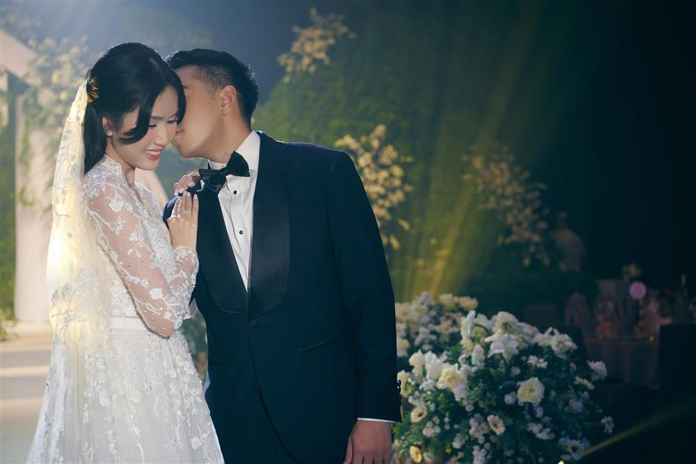 Đám cưới lộng lẫy như cổ tích của Á hậu Phương Anh và chồng doanh nhân-4