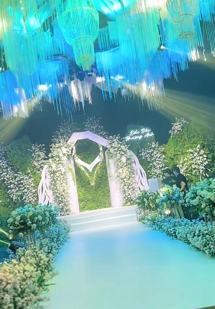 Đám cưới lộng lẫy như cổ tích của Á hậu Phương Anh và chồng doanh nhân-7