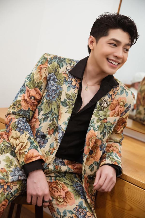 Tuổi U40 Noo Phước Thịnh vẫn chưa phát phì, trẻ đẹp khoe body 6 múi nhờ siết cân-4