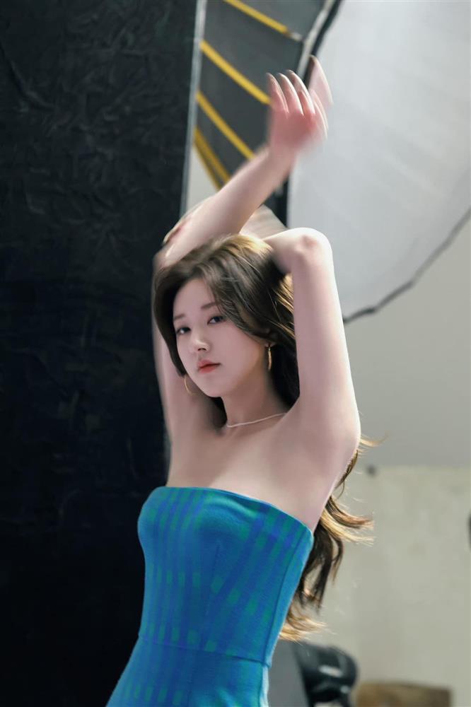 Từng béo tròn mũm mĩm, Triệu Lộ Tư nay mình hạc xương mai nhờ giảm 6kg/tuần-6