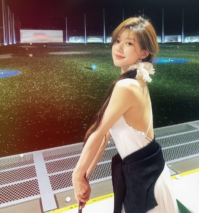 Từng béo tròn mũm mĩm, Triệu Lộ Tư nay mình hạc xương mai nhờ giảm 6kg/tuần-7