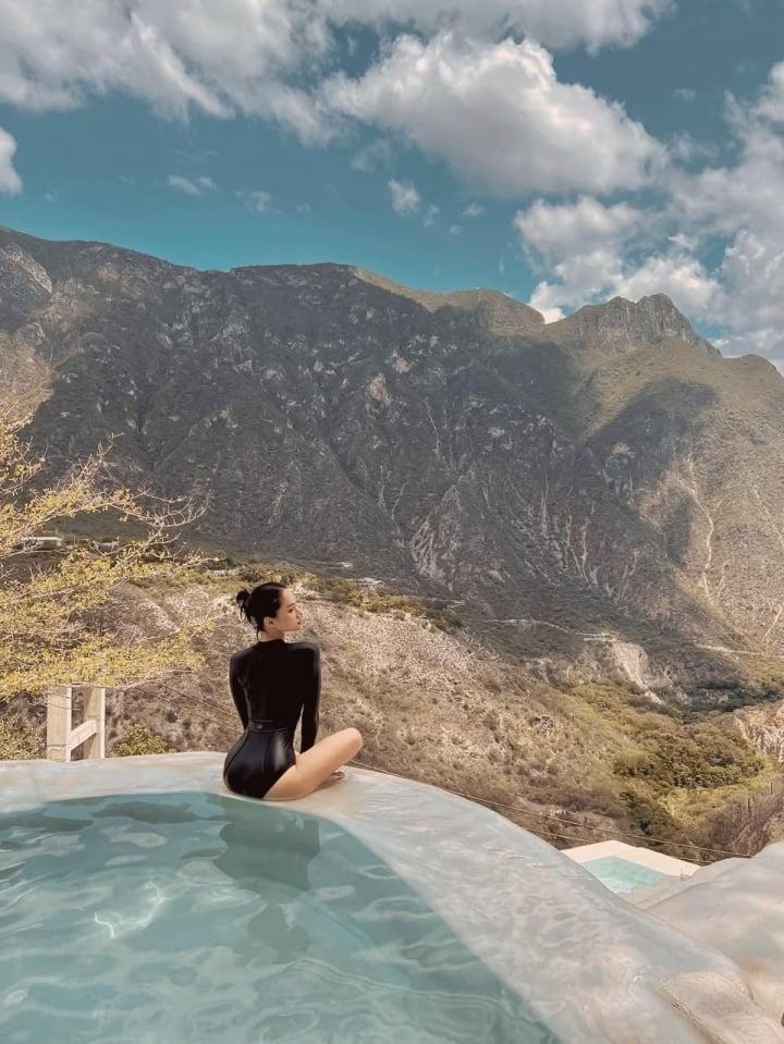 Hương Giang diện áo tắm khoe chân dài, eo thon giữa vùng núi Mexico-3