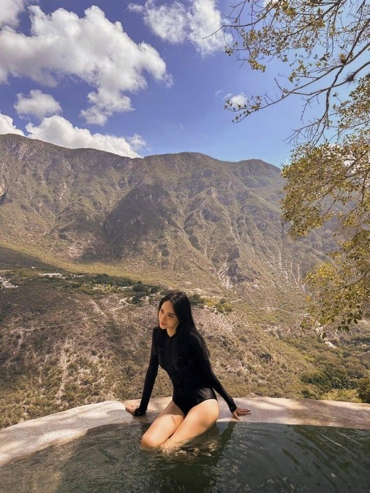 Hương Giang diện áo tắm khoe chân dài, eo thon giữa vùng núi Mexico-5