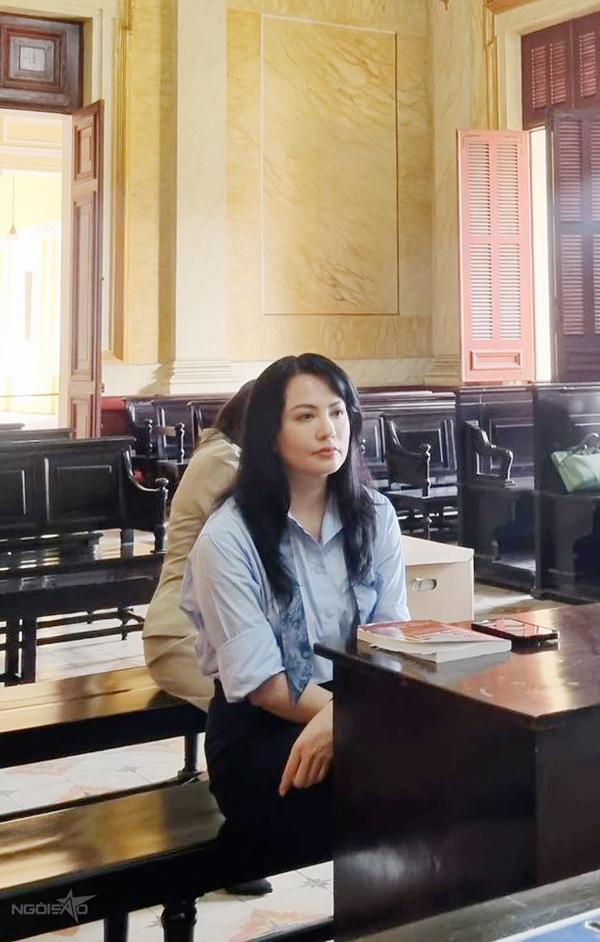 Diện mạo gây ngỡ ngàng của siêu mẫu Ngọc Thúy khi dự phiên xử với đại gia Đức An-1