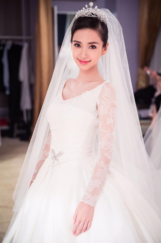 Outfit đỉnh cao của 6 cô dâu Dior: Váy của Song Hye Kyo, Angelababy liệu có đẹp nhất?-3