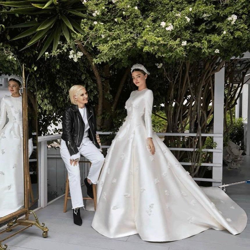 Outfit đỉnh cao của 6 cô dâu Dior: Váy của Song Hye Kyo, Angelababy liệu có đẹp nhất?-5