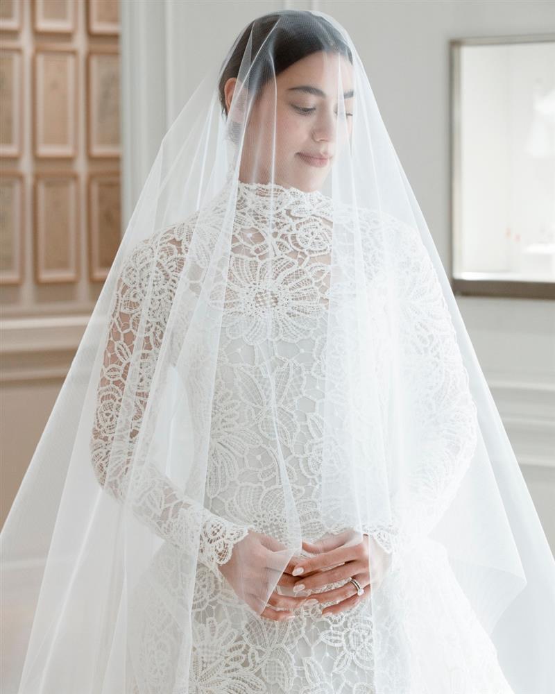 Outfit đỉnh cao của 6 cô dâu Dior: Váy của Song Hye Kyo, Angelababy liệu có đẹp nhất?-8