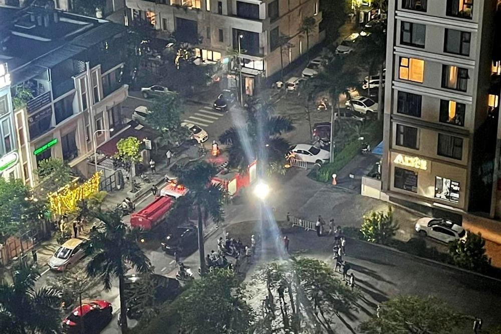 Cháy tại căn hộ chung cư ở TP Hạ Long, khói lan khắp hành lang-2