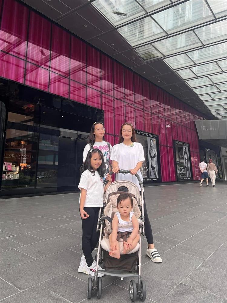 Phạm Quỳnh Anh tuổi 39: Mẹ 3 con gợi cảm, hạnh phúc bên bạn trai kém tuổi-6